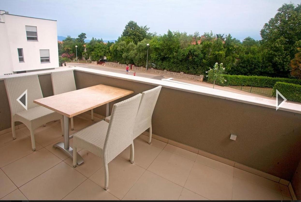 Daska Apartmani Njivice Exterior foto